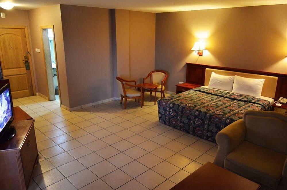 Mensvic Grand Hotel Accra Kültér fotó