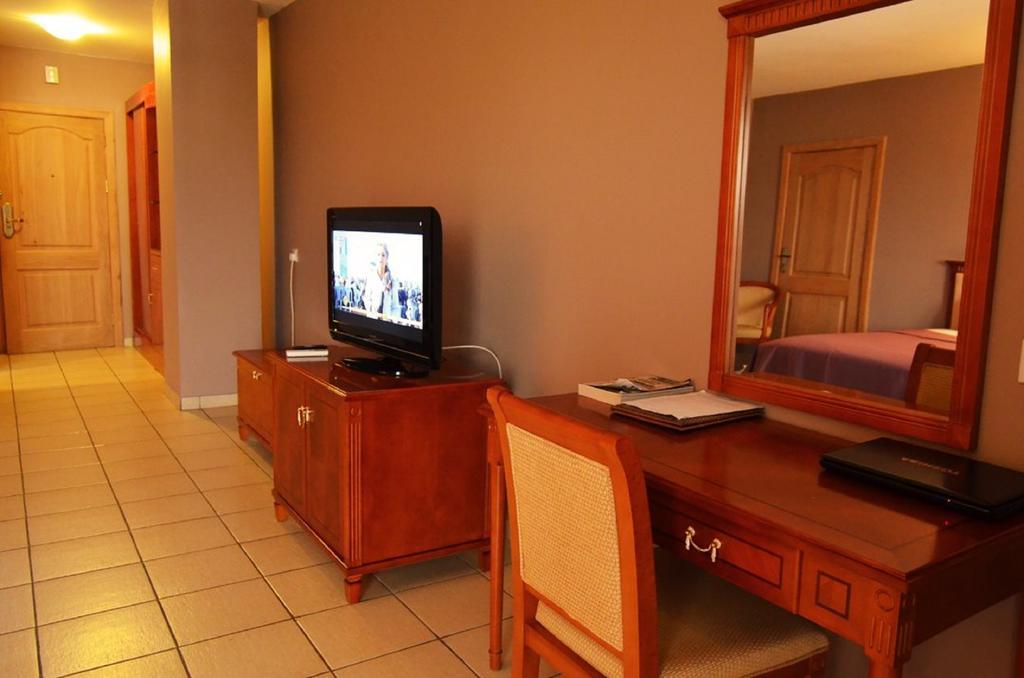 Mensvic Grand Hotel Accra Szoba fotó