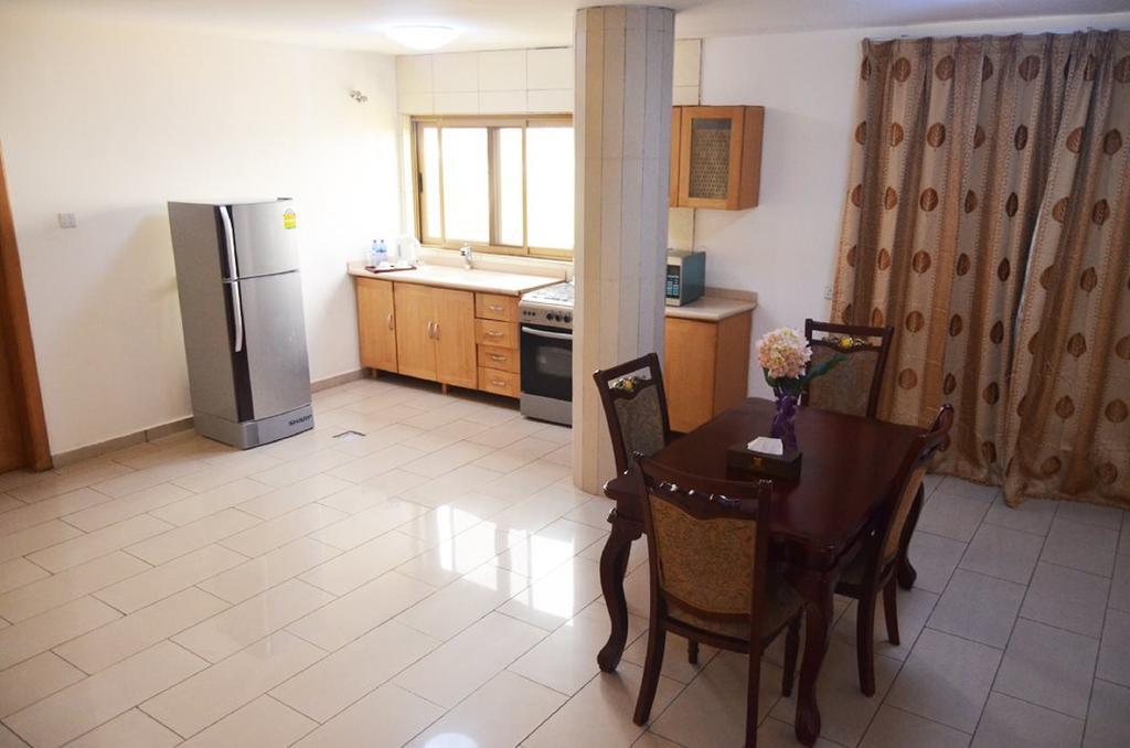 Mensvic Grand Hotel Accra Szoba fotó